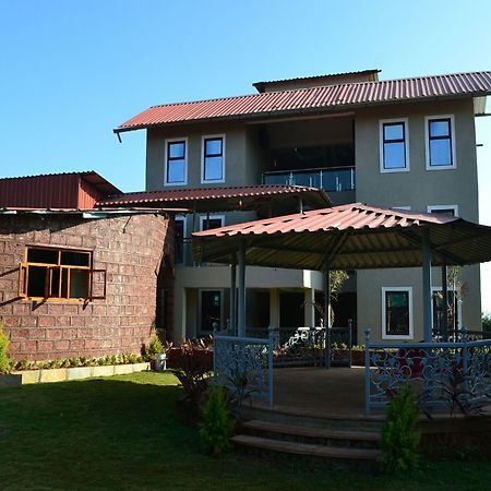 Oyo 11898 Hotel Vhyomaan Mahabaleshwar Bagian luar foto