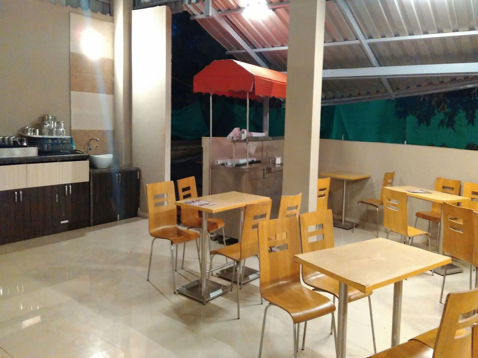 Oyo 11898 Hotel Vhyomaan Mahabaleshwar Bagian luar foto
